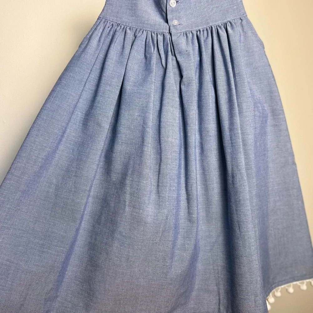 Kelly’s kids blue chambray dress with white eyelet details Size 4/5